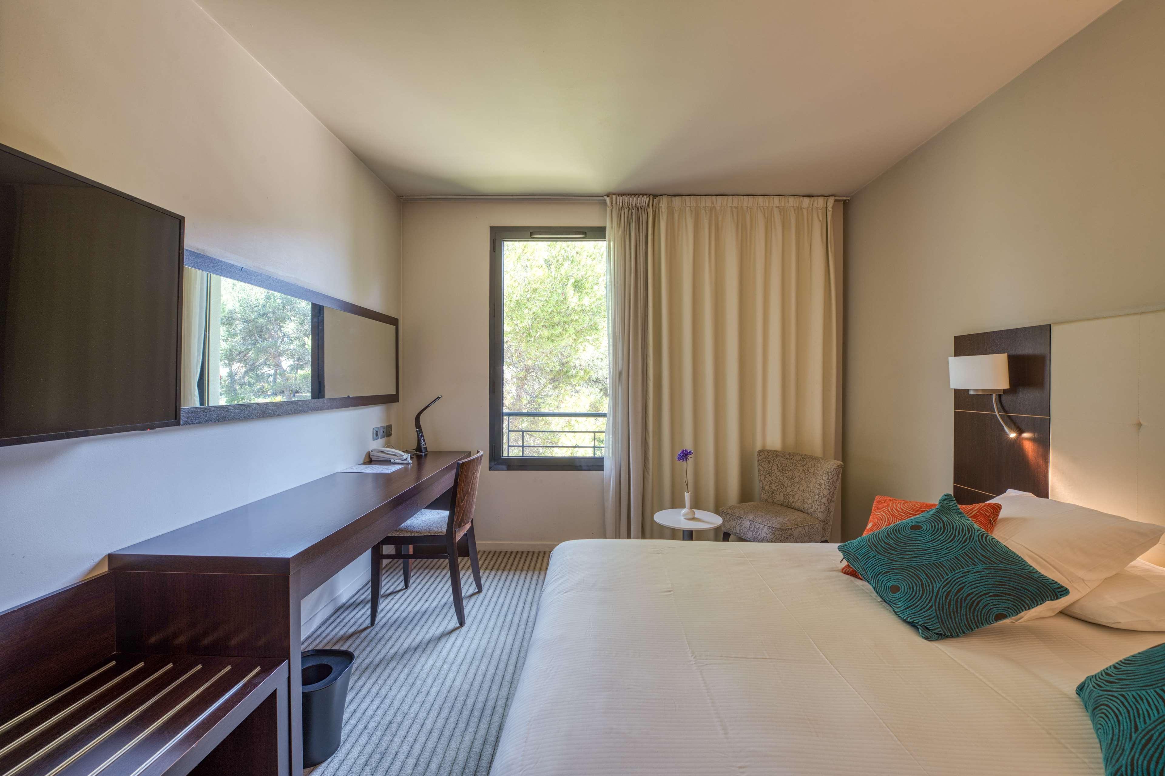 Mercure Aix-En-Provence La Duranne Gare Tgv Екстер'єр фото
