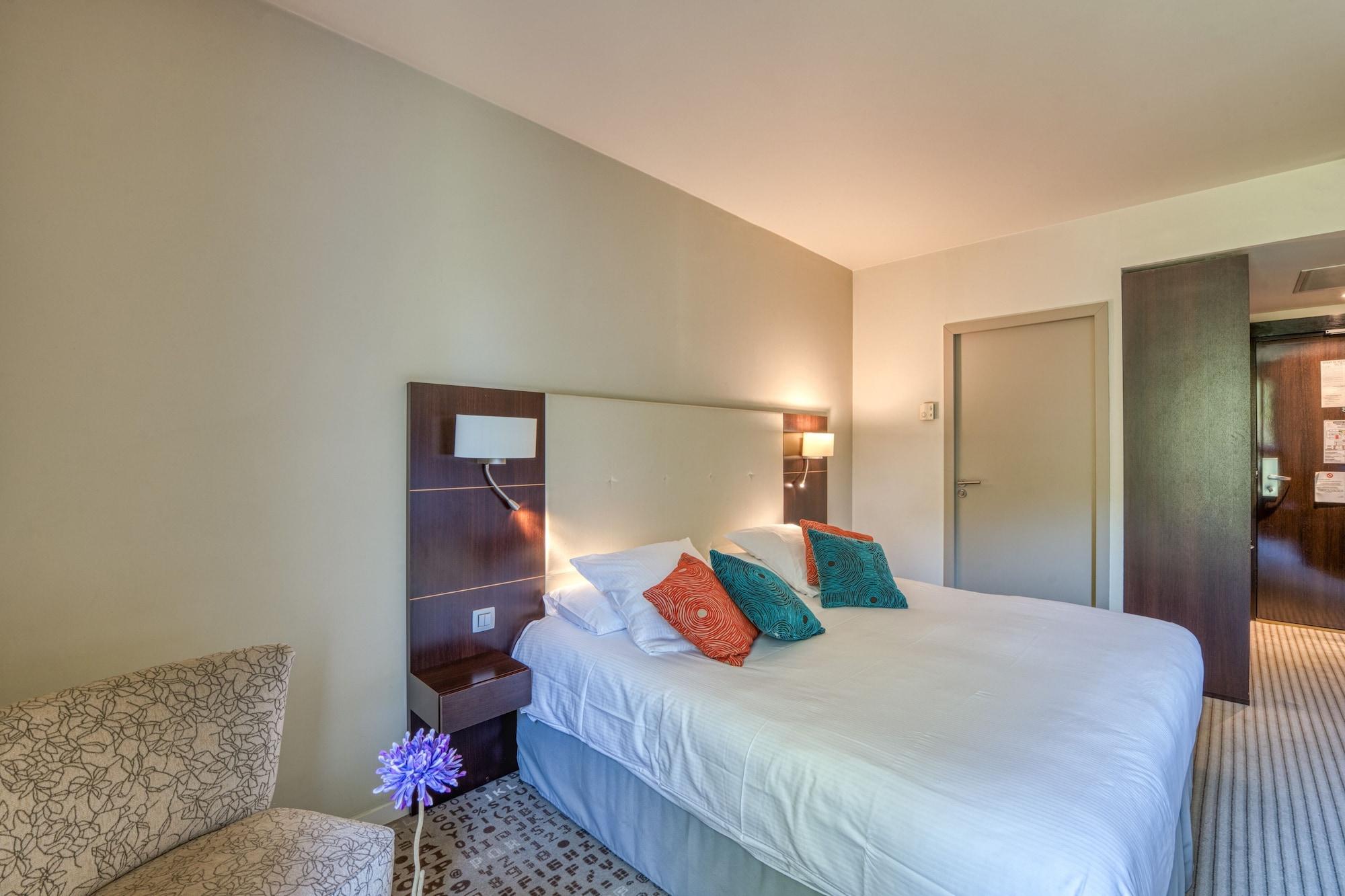 Mercure Aix-En-Provence La Duranne Gare Tgv Екстер'єр фото