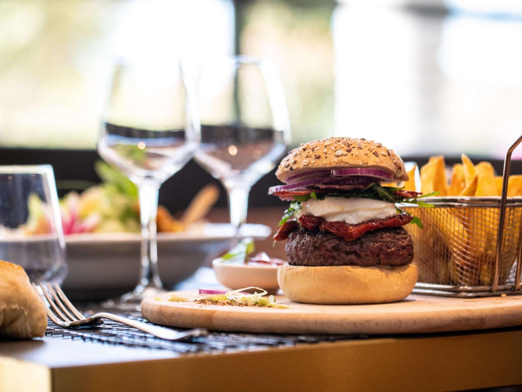 Mercure Aix-En-Provence La Duranne Gare Tgv Екстер'єр фото