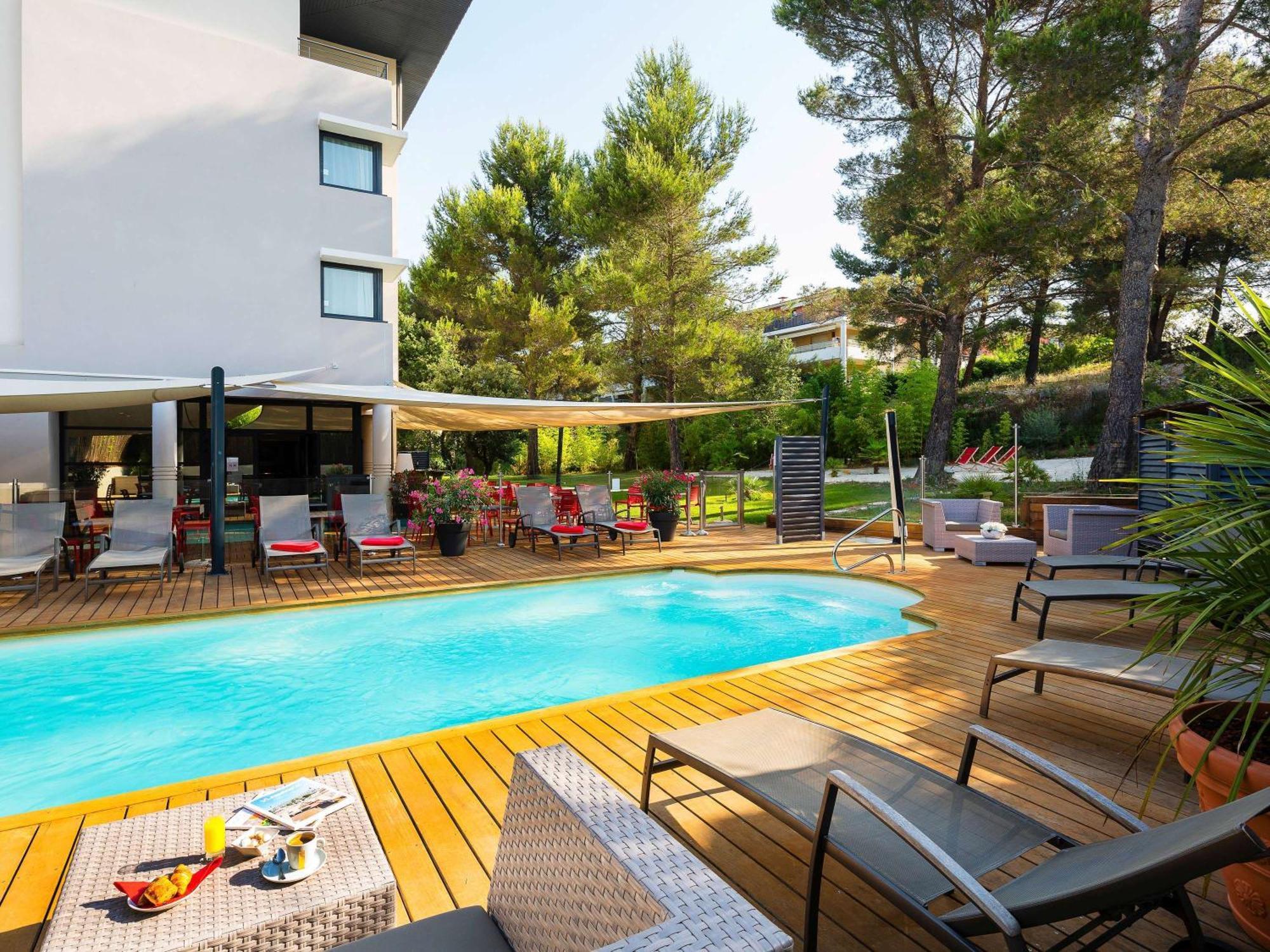 Mercure Aix-En-Provence La Duranne Gare Tgv Екстер'єр фото