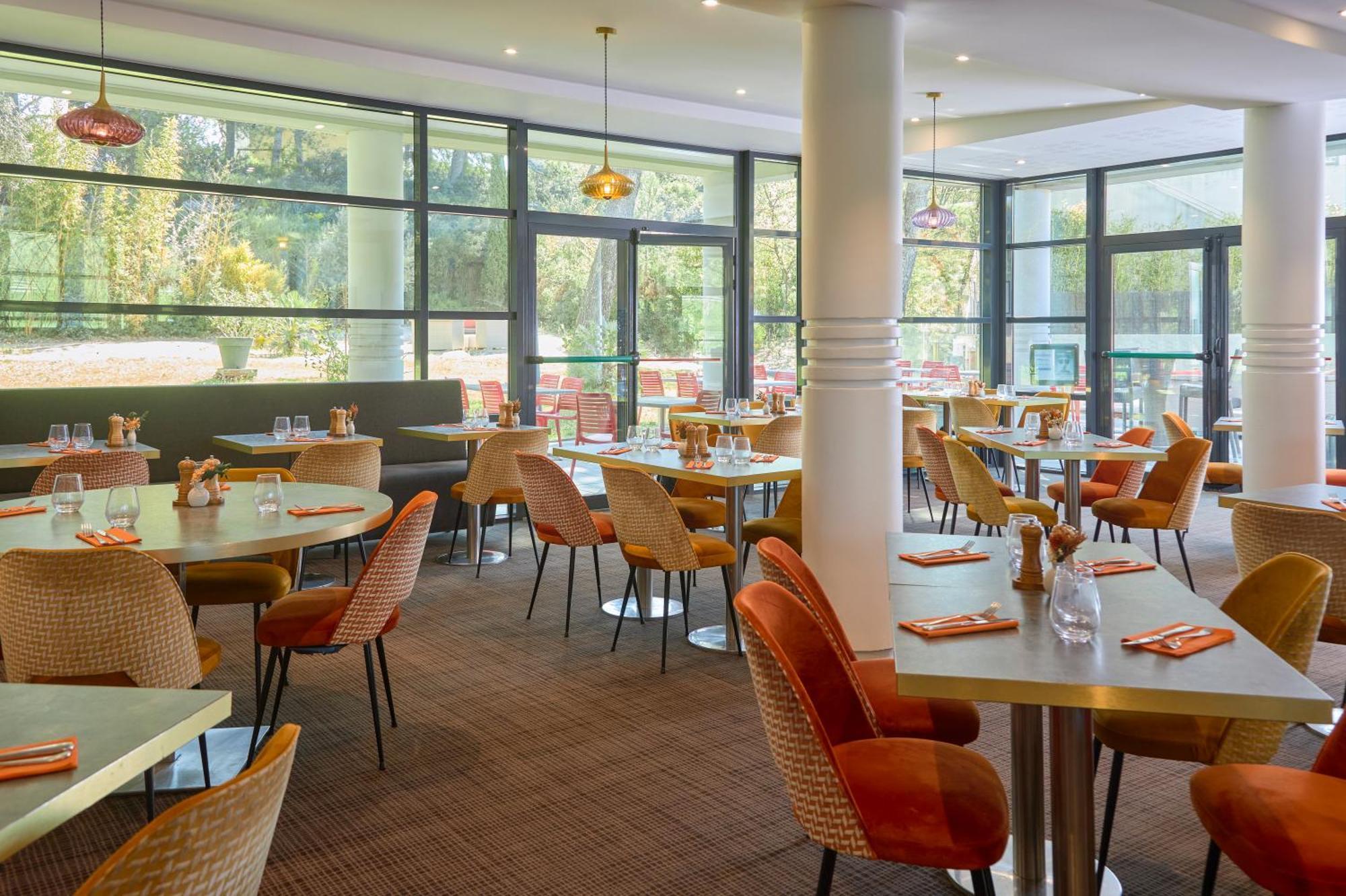 Mercure Aix-En-Provence La Duranne Gare Tgv Екстер'єр фото